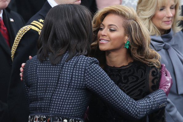 Michelle na Beyonce wakisalimiana