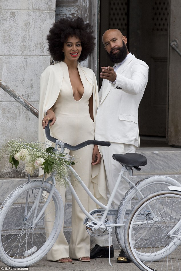 1416174132011_wps_7_Solange_Knowles_and_Alan_