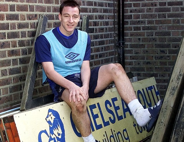 YOUNG CHELSEA DEFENDER JOHN TERRY PICTURED AT HARLINGTON TRAINING GROUND.PIC DAVE SHOPLAND