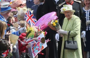 GETTY_The-Queen-_2_2813787a