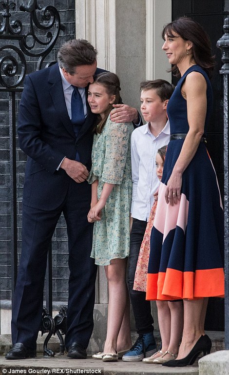 363D8B0800000578-3688688-David_Cameron_gave_his_eldest_child_Nancy_a_supportive_squeeze_a-a-42_1468434385657
