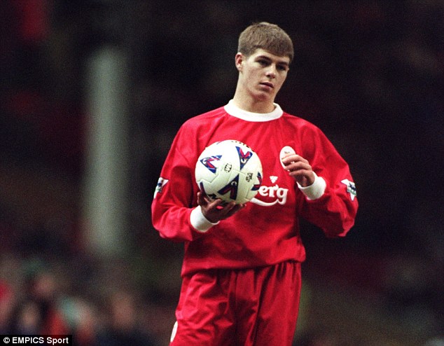 3ab6c5f200000578-3967838-gerrard_making_his_debut_for_liverpool_against_blackburn_rovers_-m-63_1479990994409