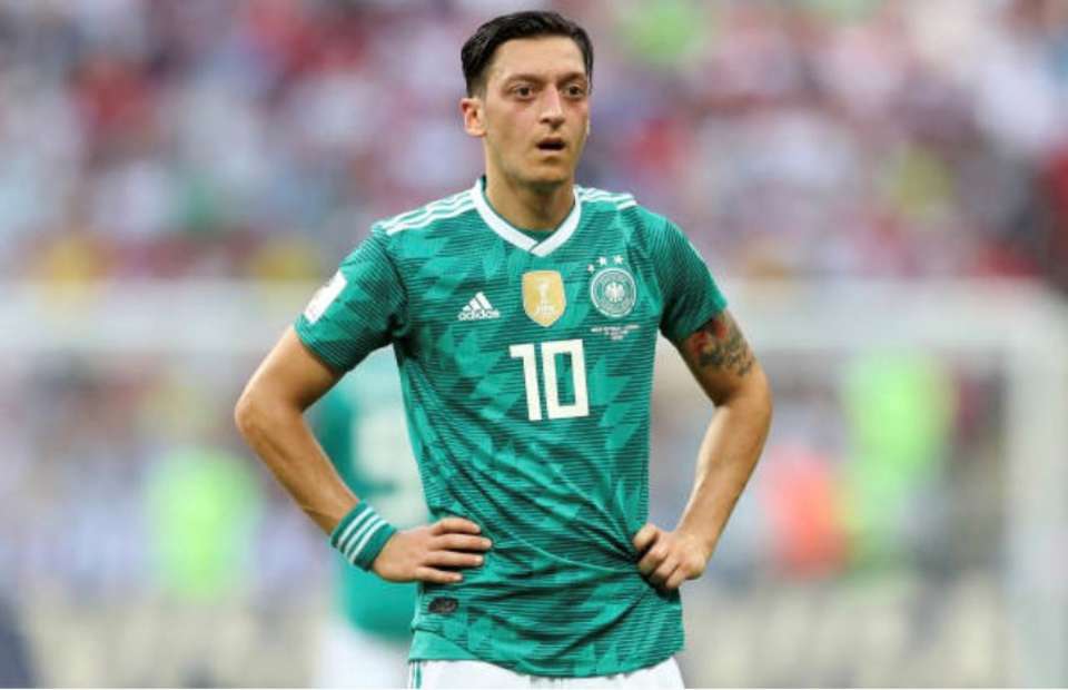 Samolyotda styuardessalar bilan jinsiy aloqa