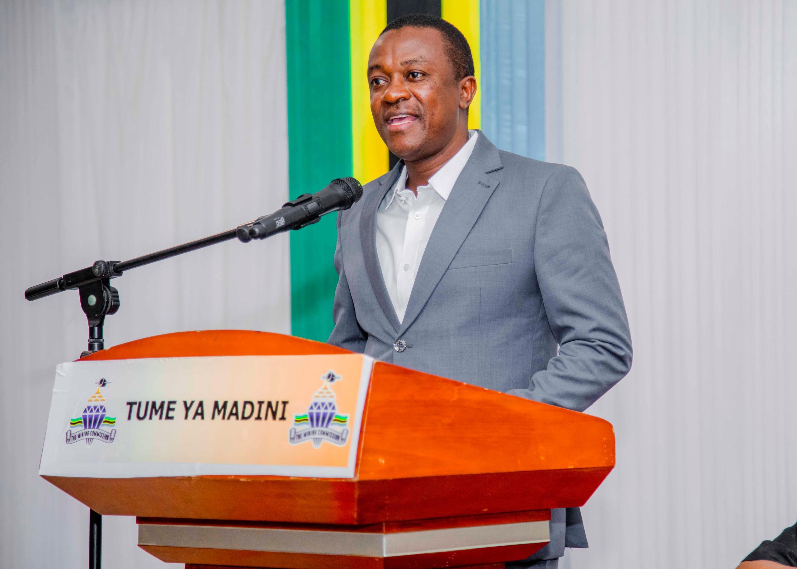Samamba asisitiza ujenzi wa viwanda vya uongezaji thamani ya madini nchini