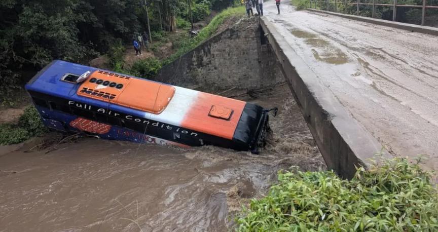 Basi lapinduka Mikumi, 57 wanusurika huku 13 wajeruhiwa